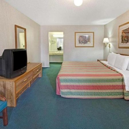 Knights Inn South Houston Tx Esterno foto
