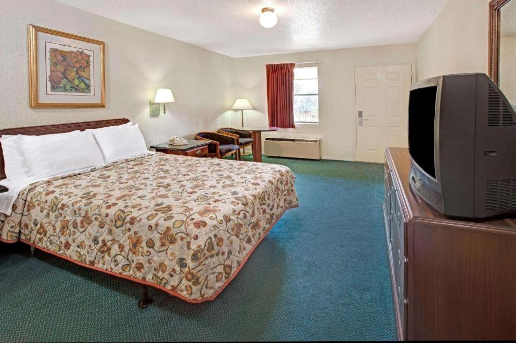 Knights Inn South Houston Tx Esterno foto