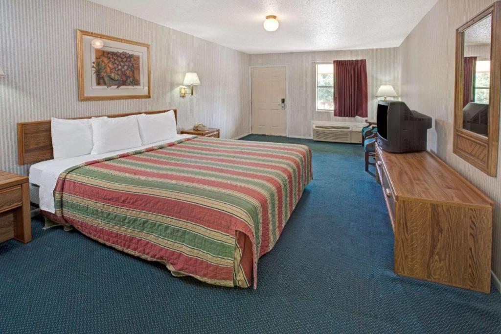 Knights Inn South Houston Tx Esterno foto