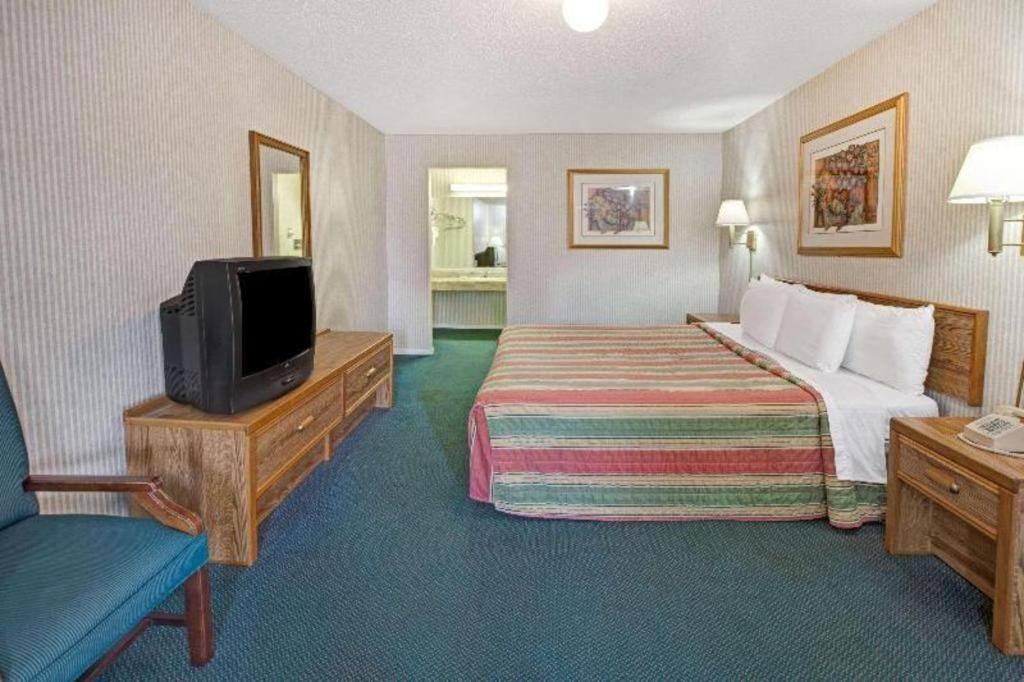 Knights Inn South Houston Tx Esterno foto