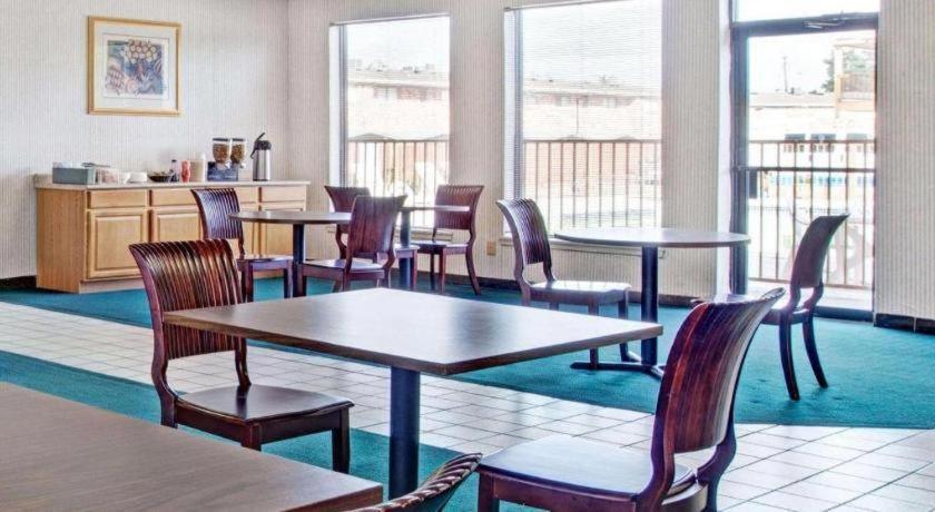 Knights Inn South Houston Tx Esterno foto