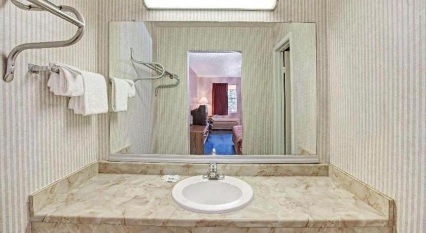 Knights Inn South Houston Tx Esterno foto